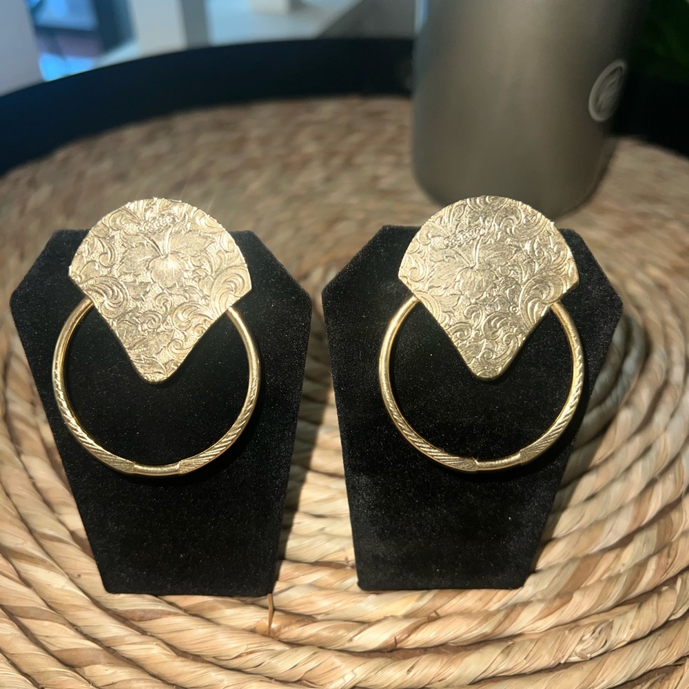 Vintage gold earrings